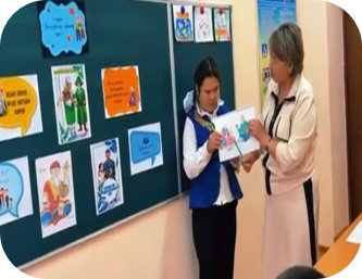 1 қазан – Қарттар күніне орай мектебімізде тәрбие сағаттары өткізілді. Сабақ барысында оқушылар қарттарға құрмет көрсету, ізеттілік пен мейірім туралы әңгімелесіп, ардагерлерге арналған өлеңдер оқып, жылы тілектерін жеткізді.